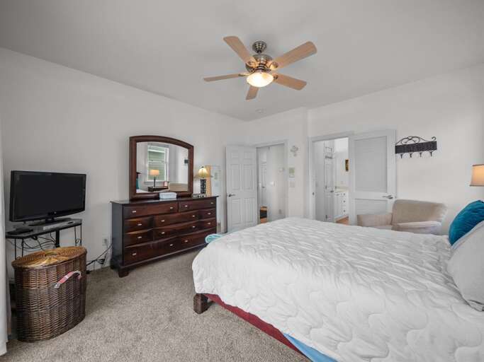 Top Level Master - Private Bath