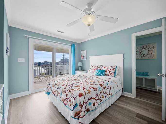 Steeet Side Bedroom - Top Level