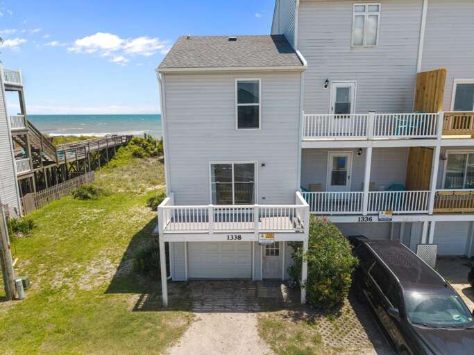 Streetside - 1 Car Garage