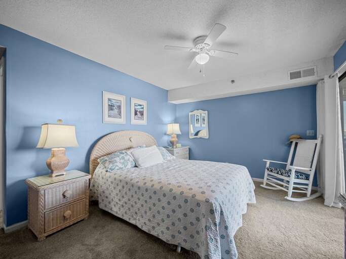 Master with Queen Bed