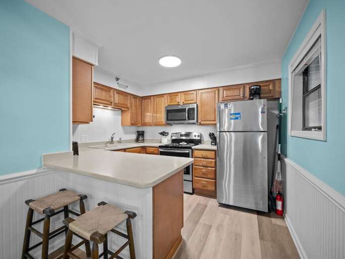 Kitchen - Solid Surface Countertops