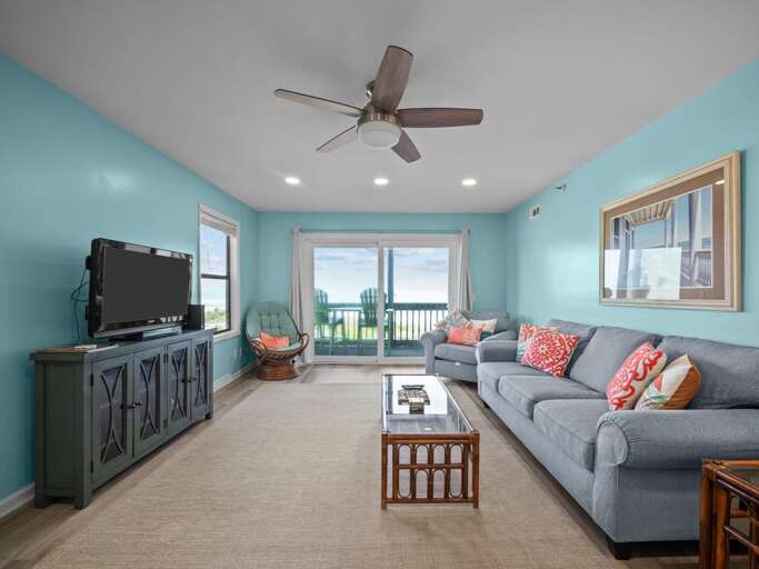 Living Room - Expansive Views