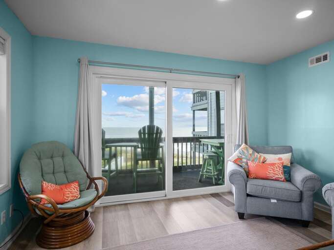 Easy Deck Access - Outstanding Views