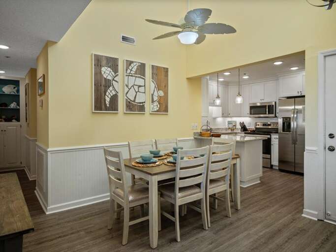 Dining and Bar Area - Seats 8