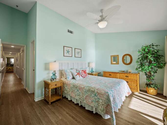 Bedroom 2 - Queen Bed