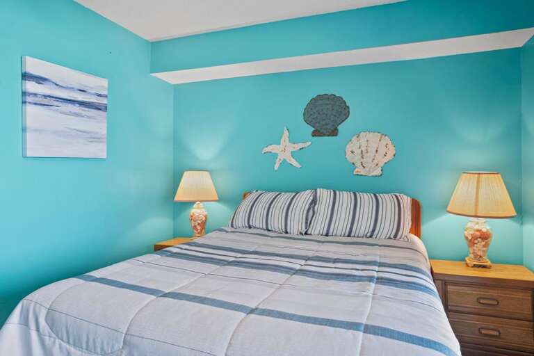 Lower Level - Queen Bed