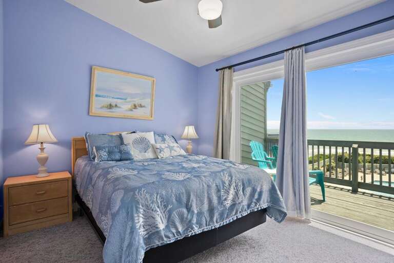Master - Queen Bed - Great Ocean and Pool View
