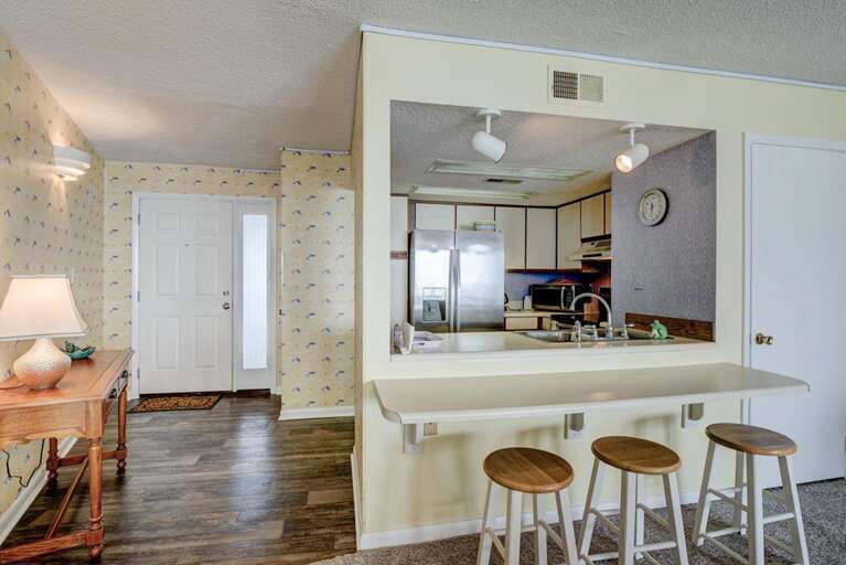 Foyer and Dining Bar