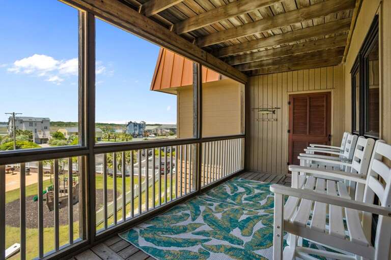 Private Screened Porch Facing Intracoastal