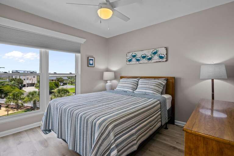 Bedroom 3 - Queen Bed