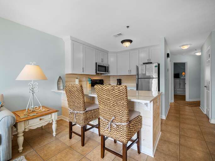 Casual Dining at Kitchen Bar