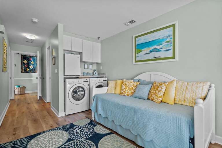 Master Suite - Extra Seating and Fridge