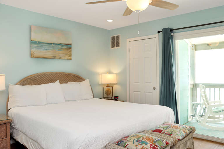 Bedroom 1 - Gulf Front Master Bedroom