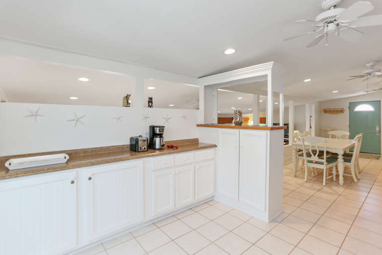 Additional Bar Space with View of Dining