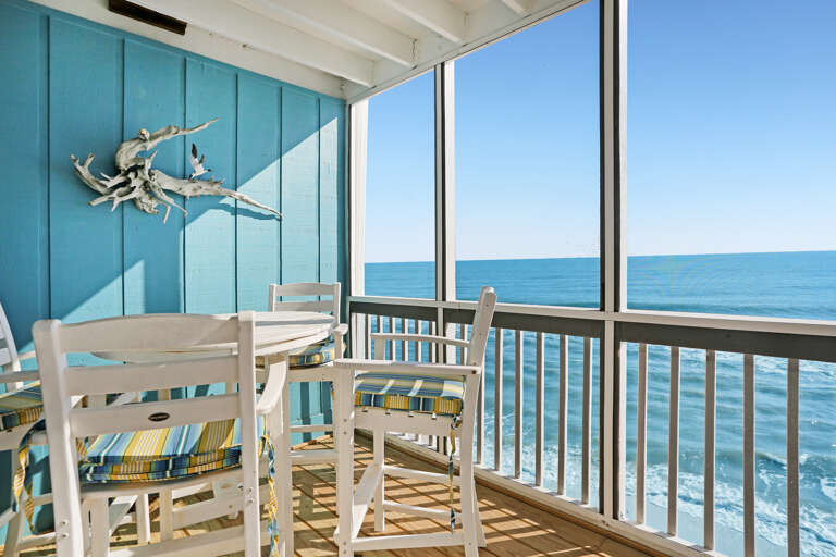 Gulf Front Screened Deck - Dining Gulf Front Screened Deck - Dining