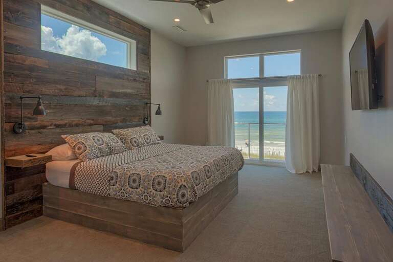 6 Pack Gulf Front Master Bedroom 1
