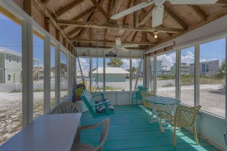 Inside_Common_Screen_Porch Inside_Common_Screen_Porch