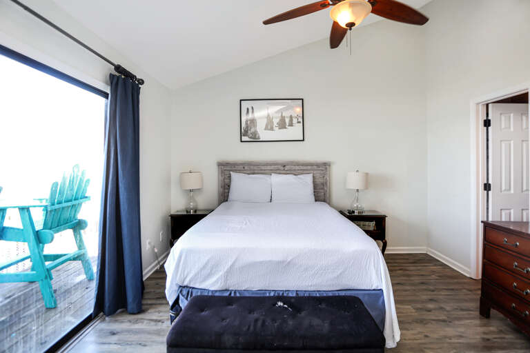 Bedroom 1 - Gulf Front Master Bedroom