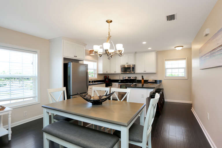 Dining Area & Kitchen