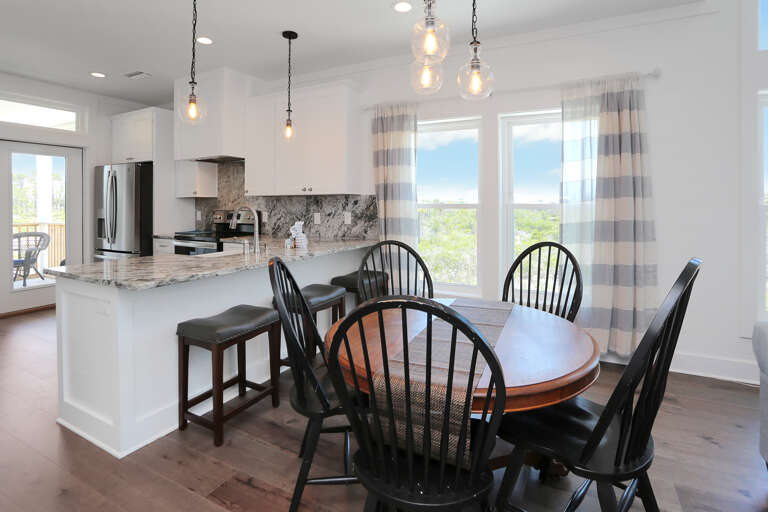 Dining Area & Bar Seating