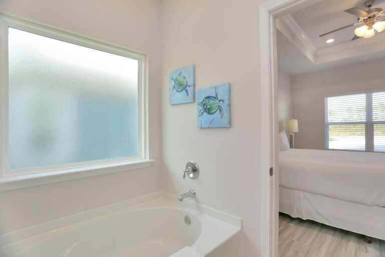 Bedroom 1 - Master Bath Tub