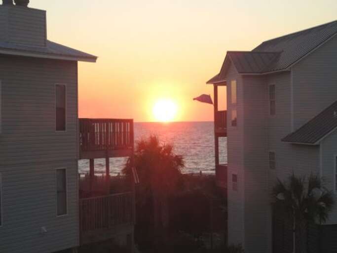 Gulf_View_from_Main_Deck_at_Sunset