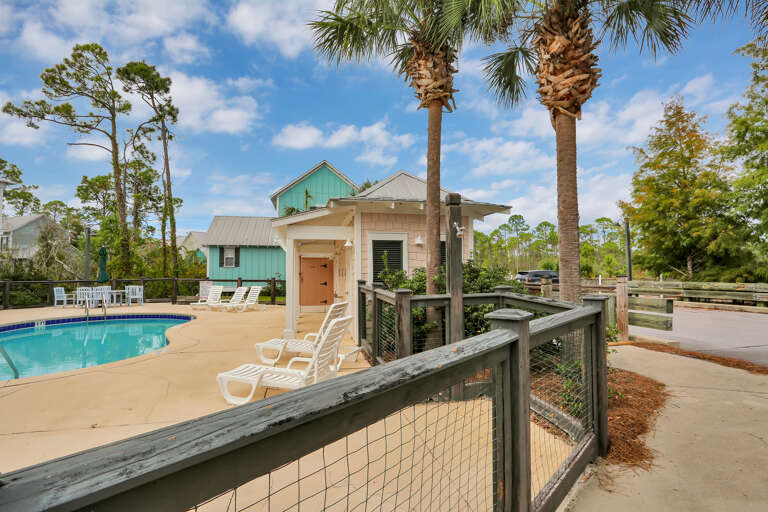 Outdoor Shower & Restrooms at Community Pool