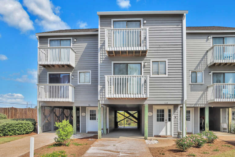 BD 164 - Roadside Exterior