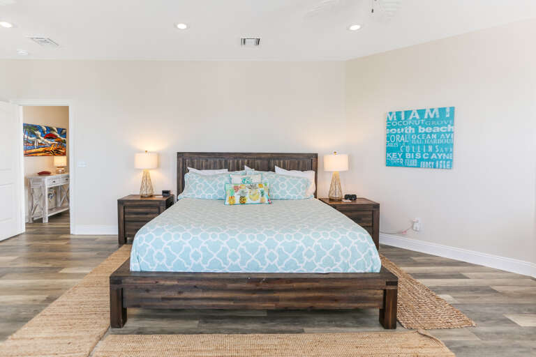 Bedroom 5 - King Bed