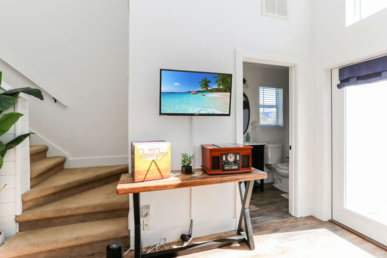 Main Floor Full Bath