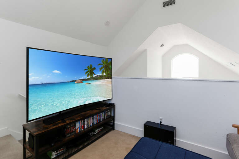 Upstairs Loft - Living Area