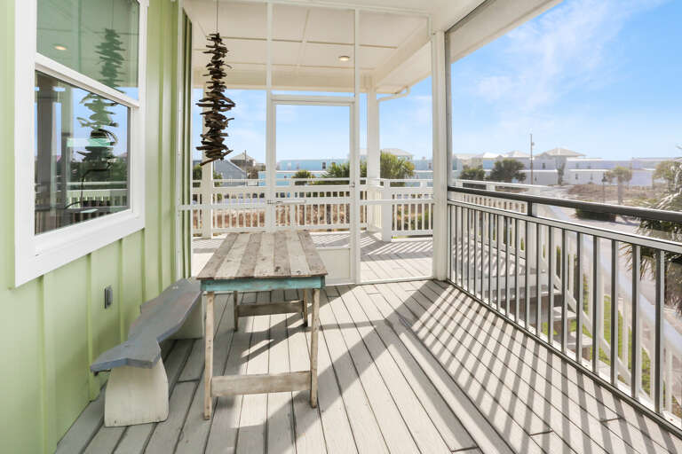 Gulf Side Screened Deck Gulf Side Screened Deck