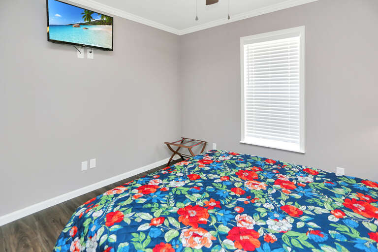 Bedroom 4 with TV
