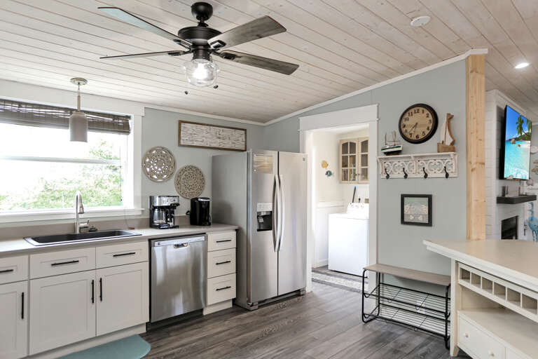 Kitchen & Laundry Room