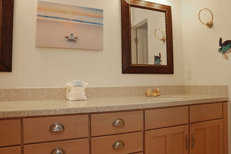 Bedroom 3 - Full Bathroom (1)