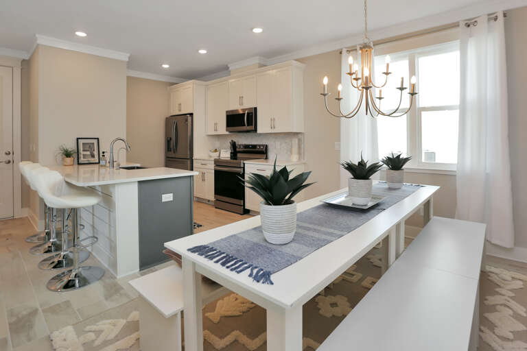 Dining Area & Kitchen