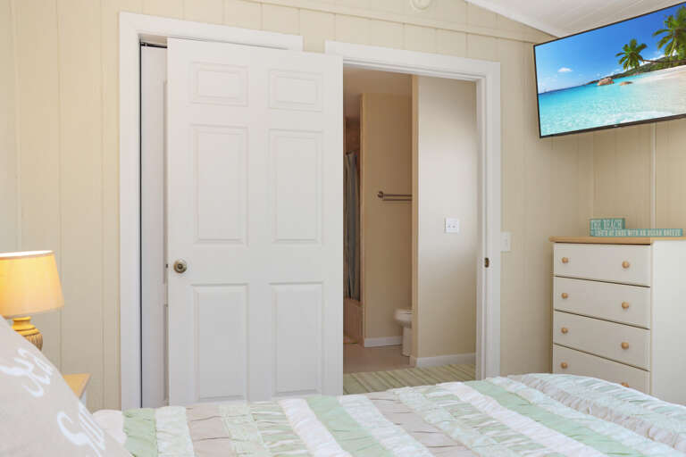 Bedroom 4 - TV & Full Bath