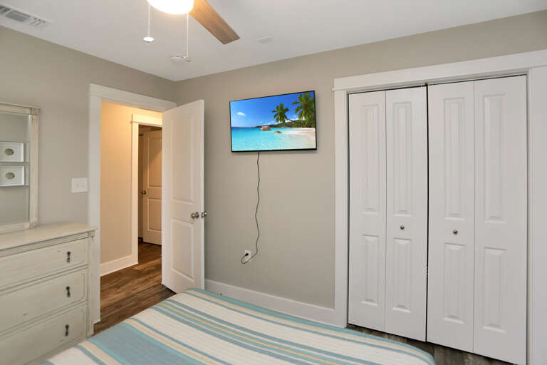 Bedroom 3 - TV