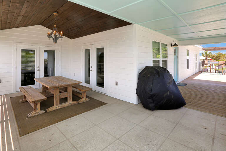 Gulf View Deck with Dining & Grill