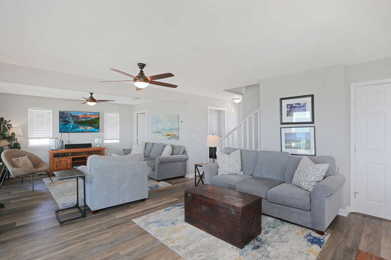 Sitting Area & Living Room