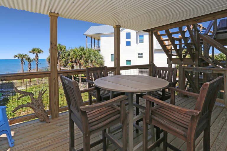Beachside Deck - Dining