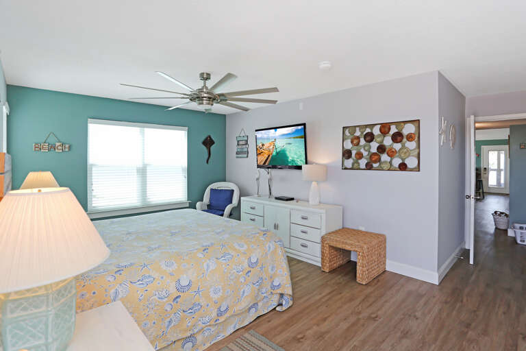 Bedroom 3 with TV