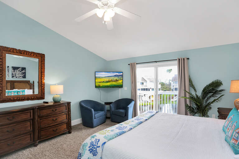 Bedroom 4 with TV