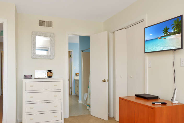 Bedroom 1 with Full Bath Access