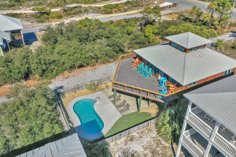 The Lookout - Private Pool in Backyard
