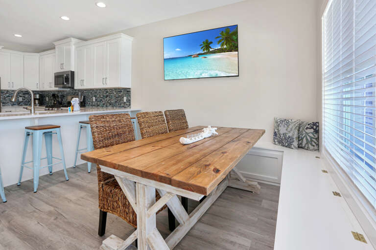 Dining Area, Bench Seating and TV Dining Area, Bench Seating and TV