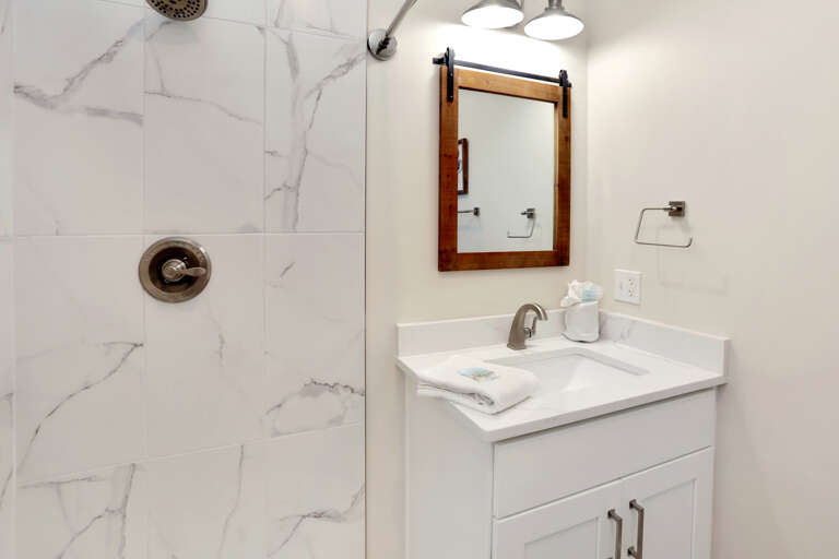 Full Bath on Main Floor Full Bath on Main Floor