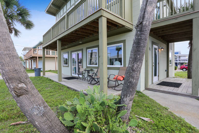 Corner Lot, Covered Gulf View Deck