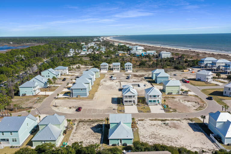 Sits Between Gulf and Bay