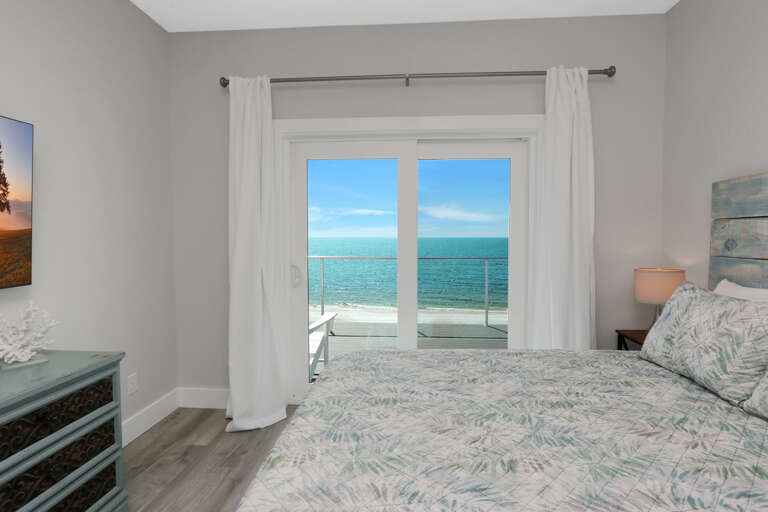 Bedroom 2 - View onto Gulf Front Deck